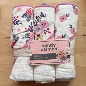 Sandy & Simon Floral Hooded Towels